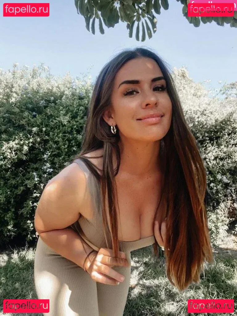 itslucybanks Onlyfans Photo Gallery 