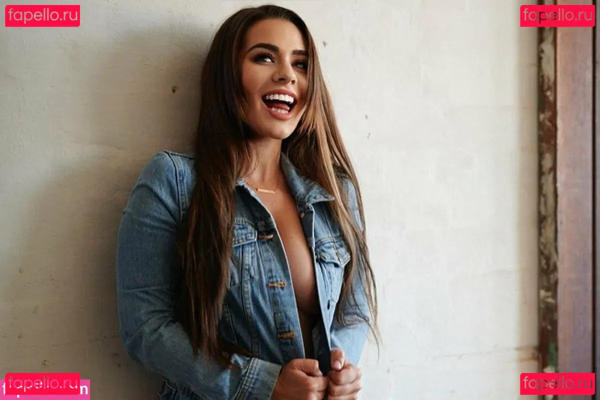 itslucybanks Onlyfans Photo Gallery 