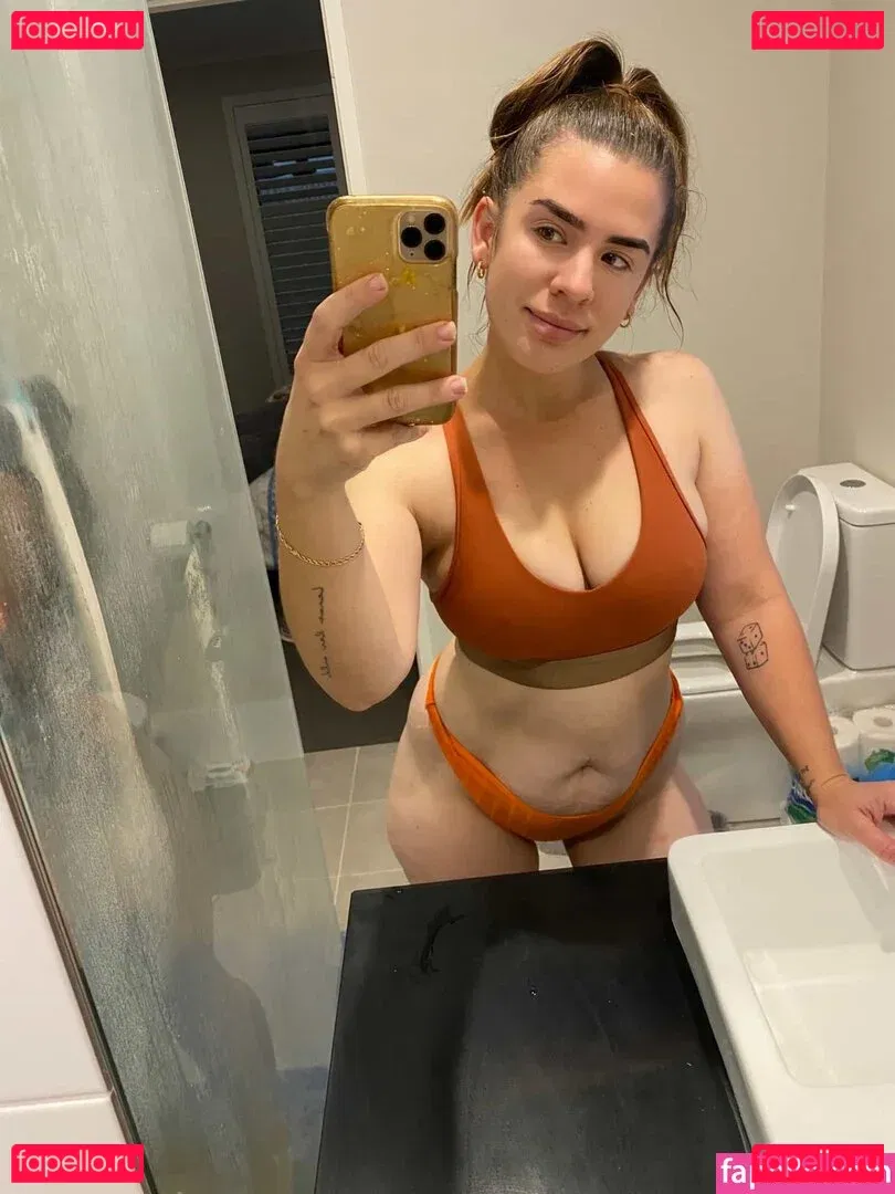 itslucybanks Onlyfans Photo Gallery 