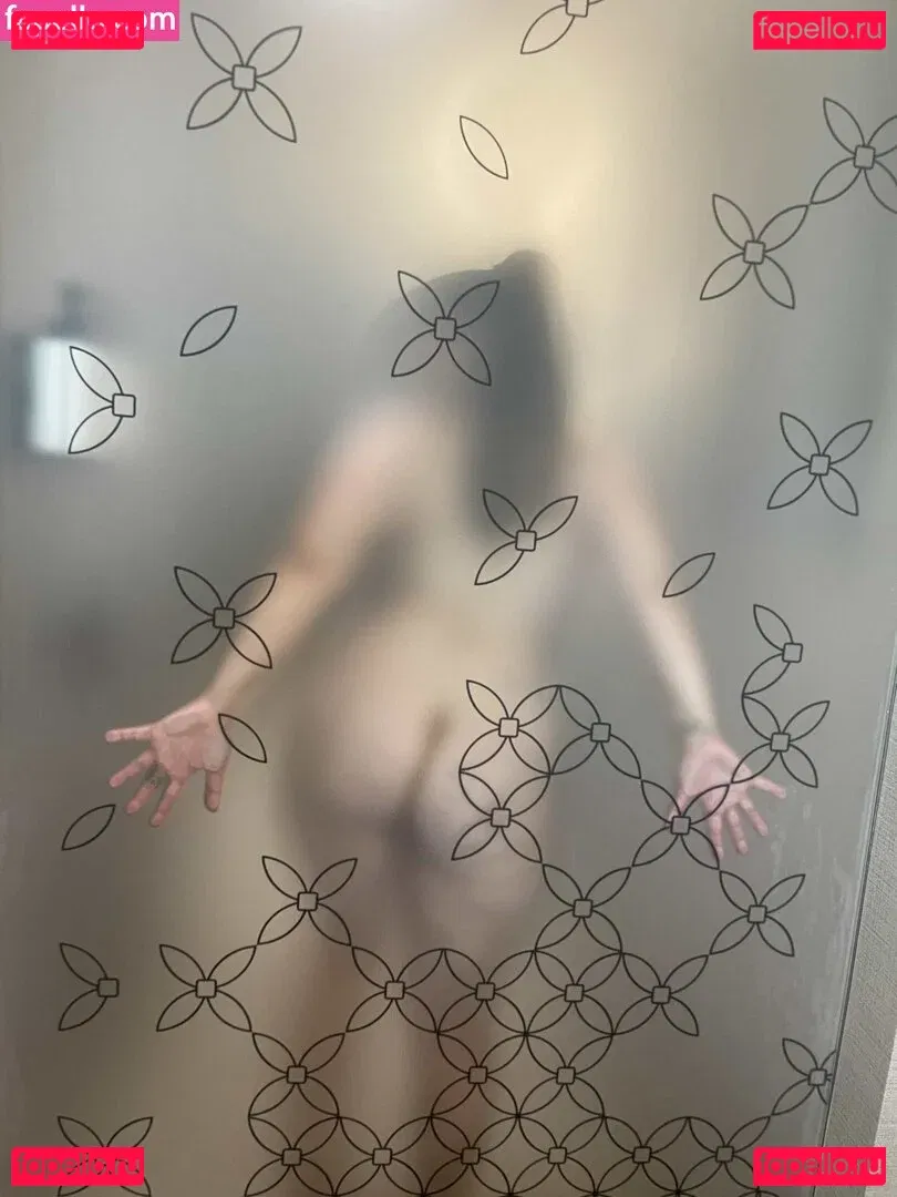 itslucybanks Onlyfans Photo Gallery 