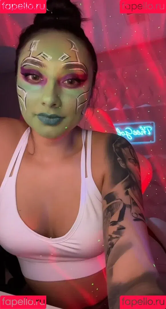 Theegoldenrose Onlyfans Photo Gallery 