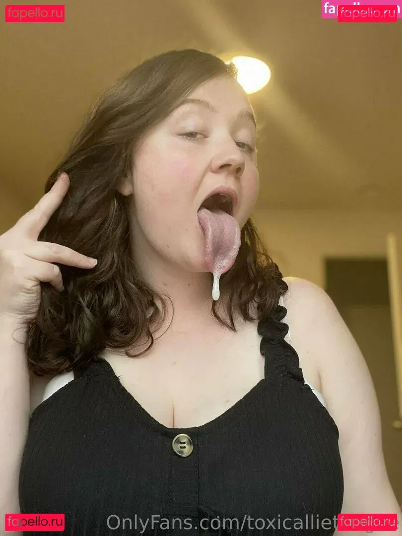 toxicallietongue Onlyfans Photo Gallery 