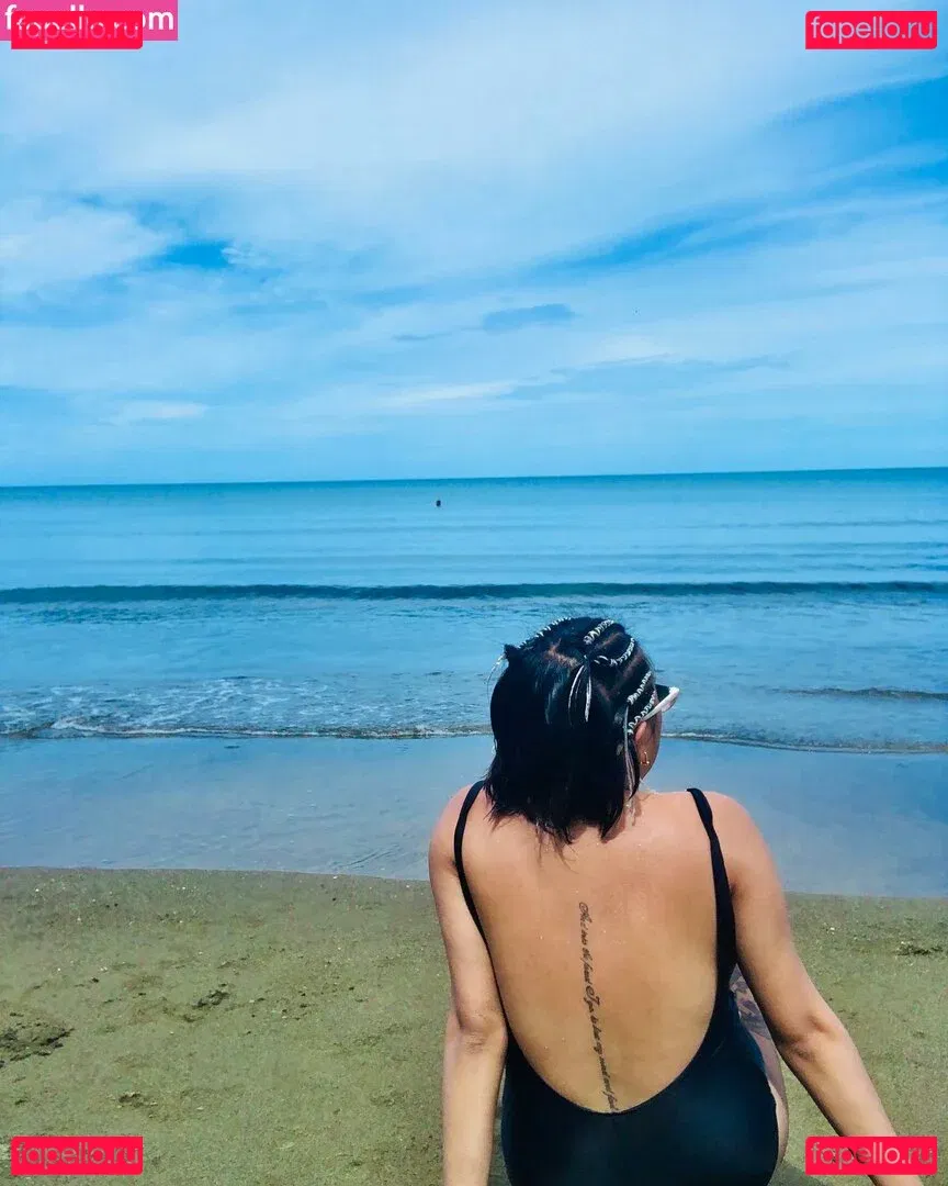 Joycen Artus Onlyfans Photo Gallery 