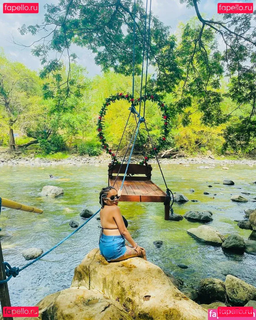 Joycen Artus Onlyfans Photo Gallery 