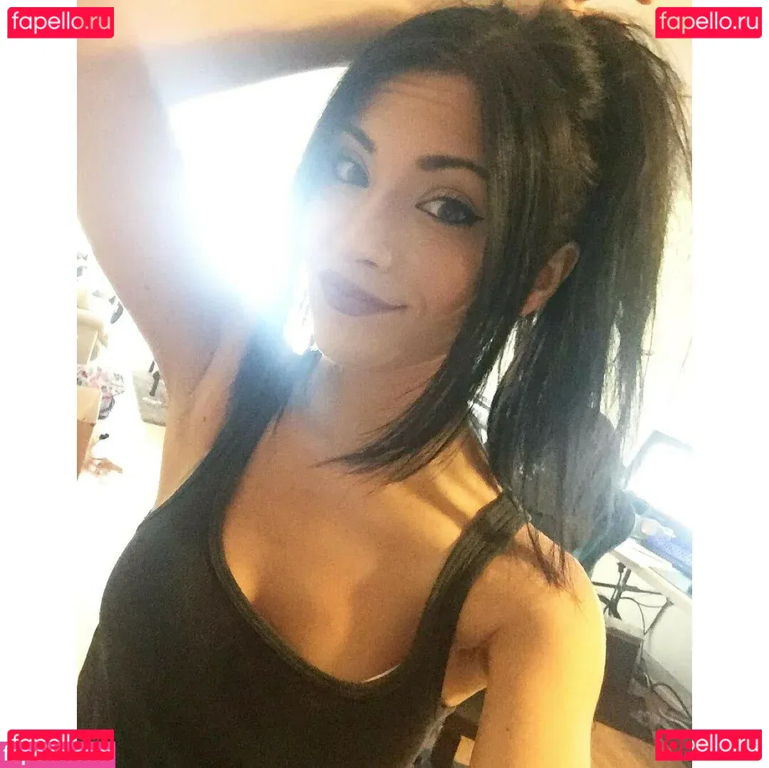 MelonieMac Onlyfans Photo Gallery 