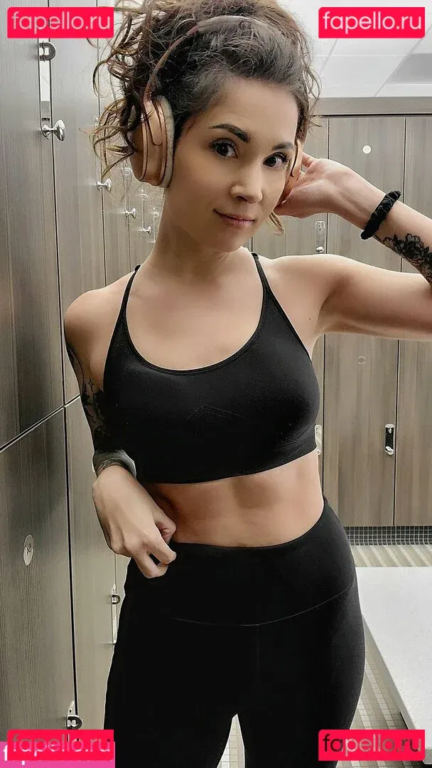 MelonieMac Onlyfans Photo Gallery 