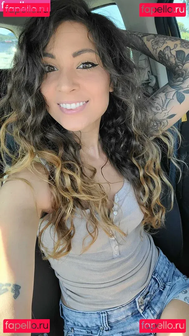 MelonieMac Onlyfans Photo Gallery 