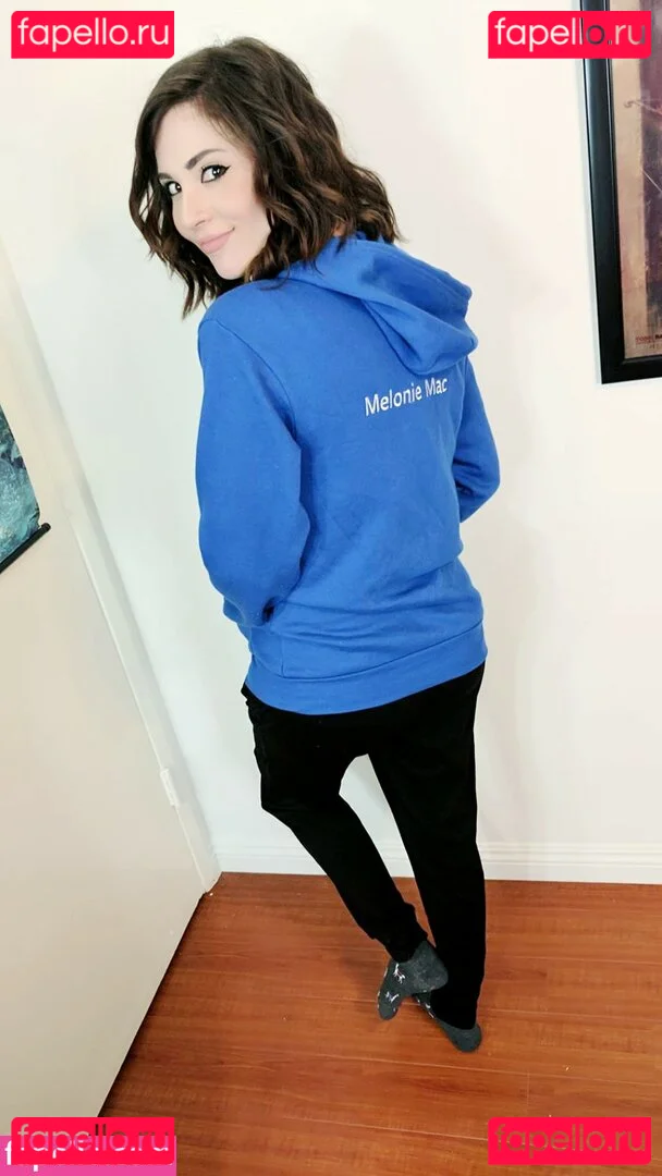 MelonieMac Onlyfans Photo Gallery 