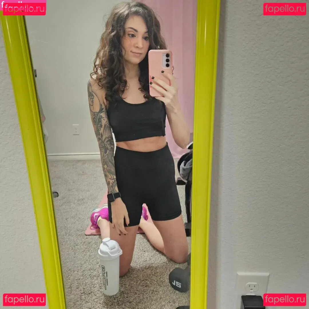 MelonieMac Onlyfans Photo Gallery 