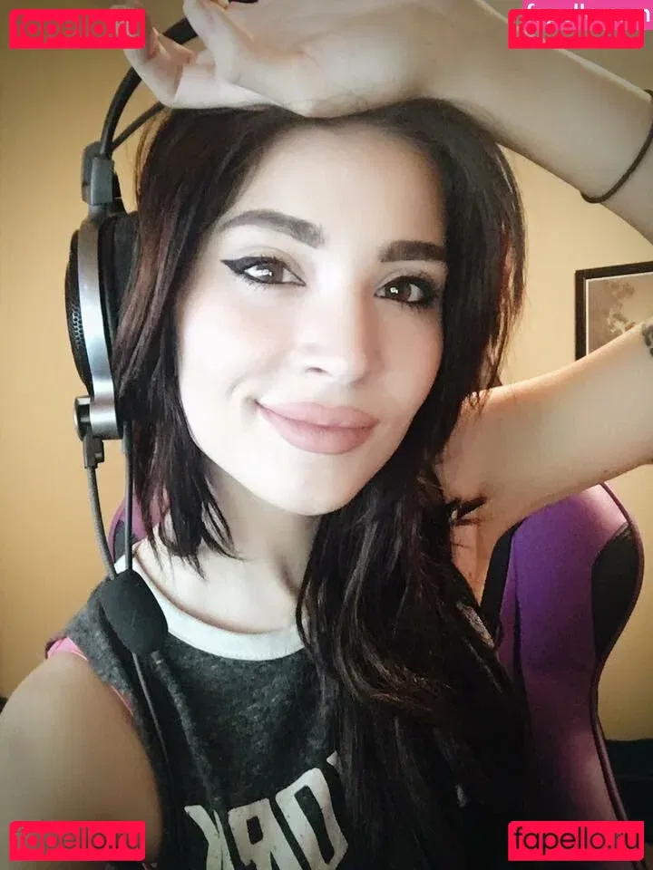 MelonieMac Onlyfans Photo Gallery 