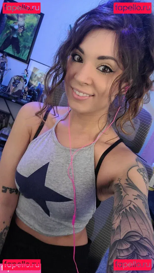 MelonieMac Onlyfans Photo Gallery 