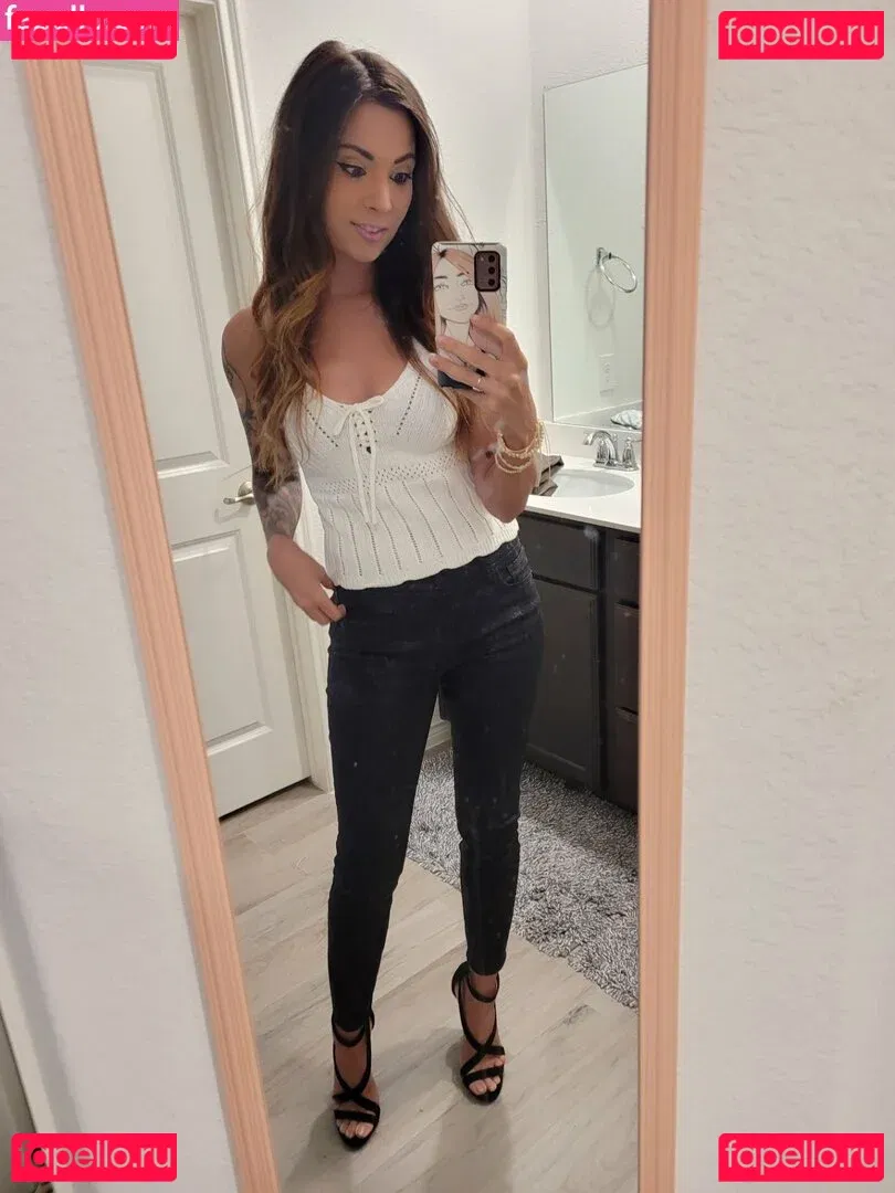 MelonieMac Onlyfans Photo Gallery 