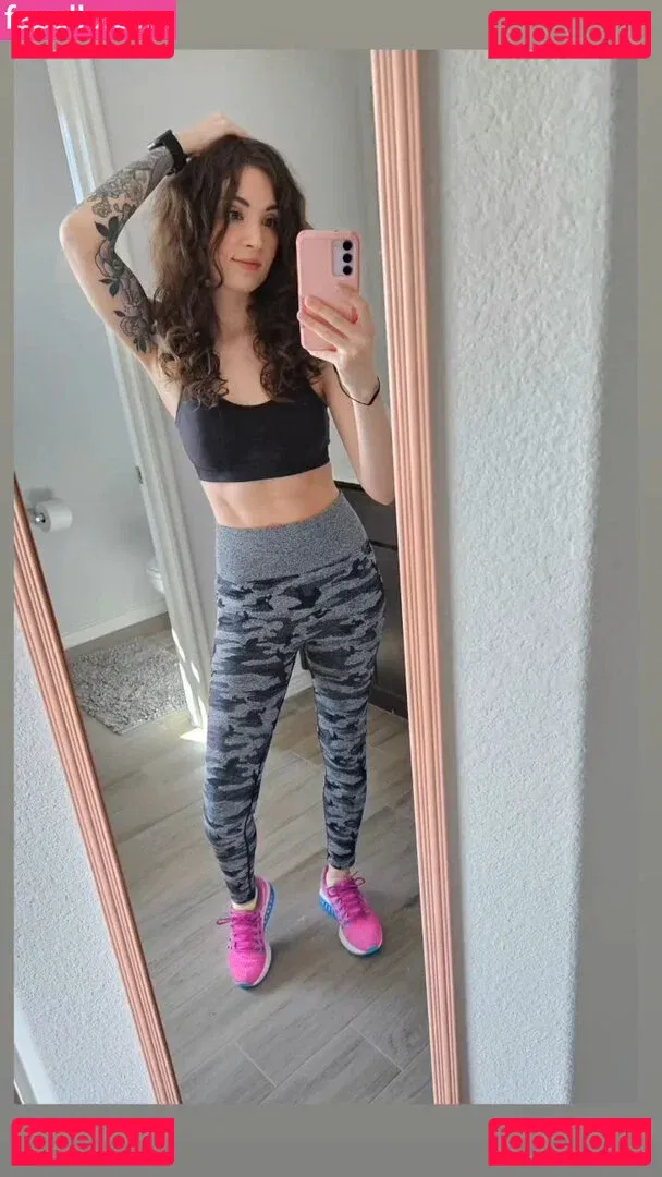 MelonieMac Onlyfans Photo Gallery 