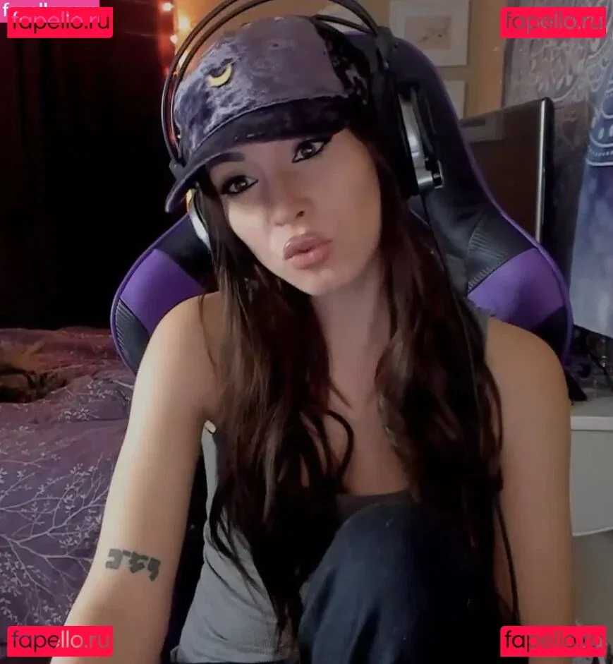 MelonieMac Onlyfans Photo Gallery 