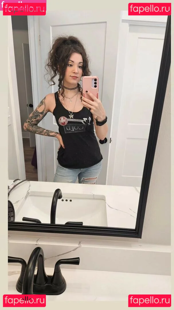 MelonieMac Onlyfans Photo Gallery 