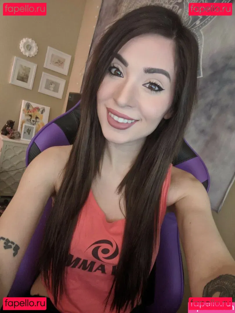 MelonieMac Onlyfans Photo Gallery 