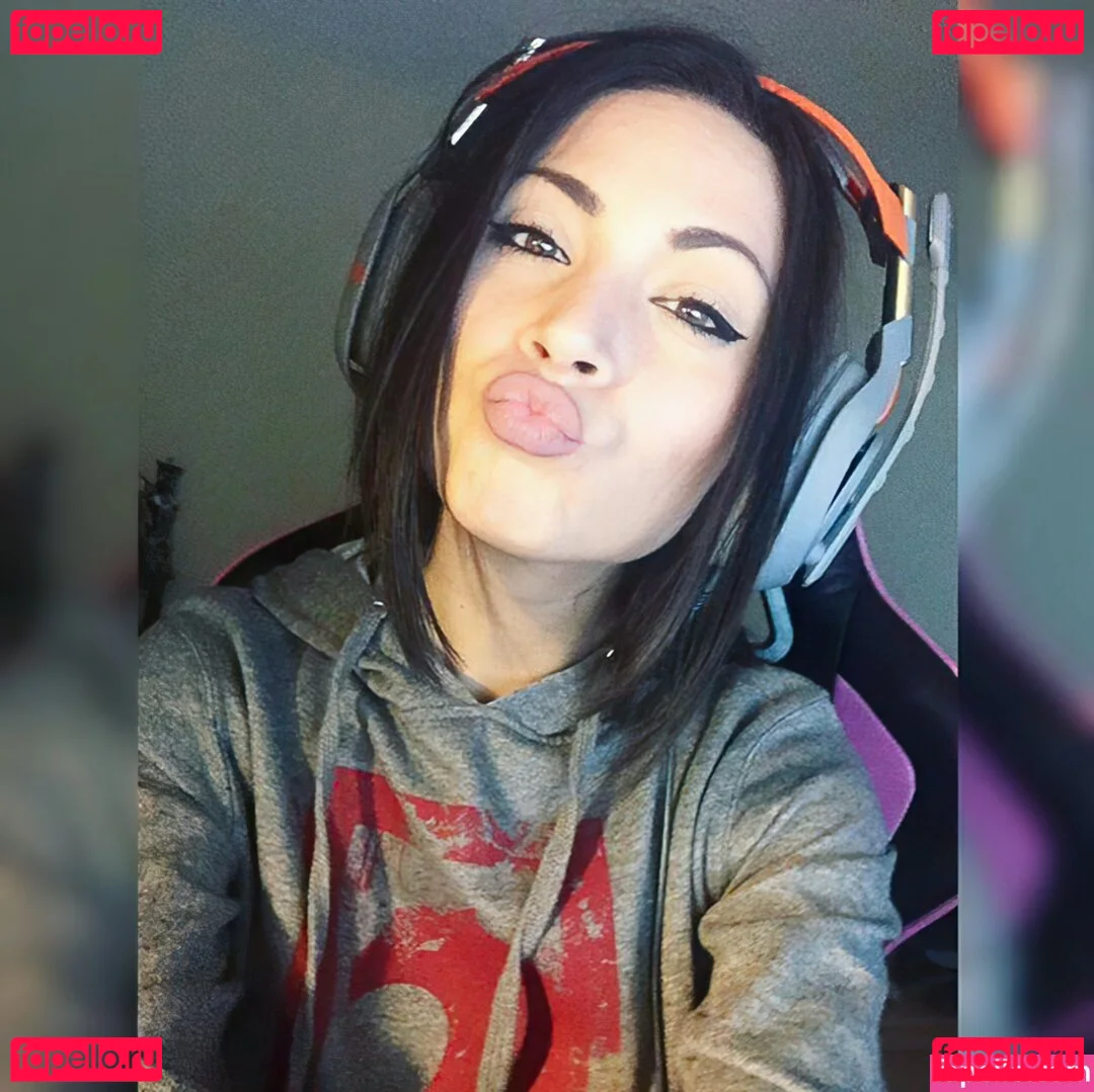 MelonieMac Onlyfans Photo Gallery 