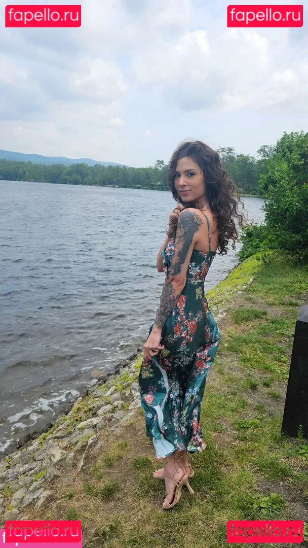 MelonieMac Onlyfans Photo Gallery 