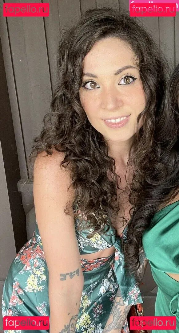 MelonieMac Onlyfans Photo Gallery 