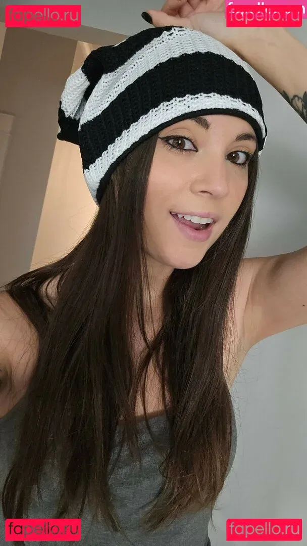 MelonieMac Onlyfans Photo Gallery 