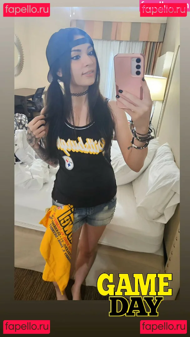 MelonieMac Onlyfans Photo Gallery 