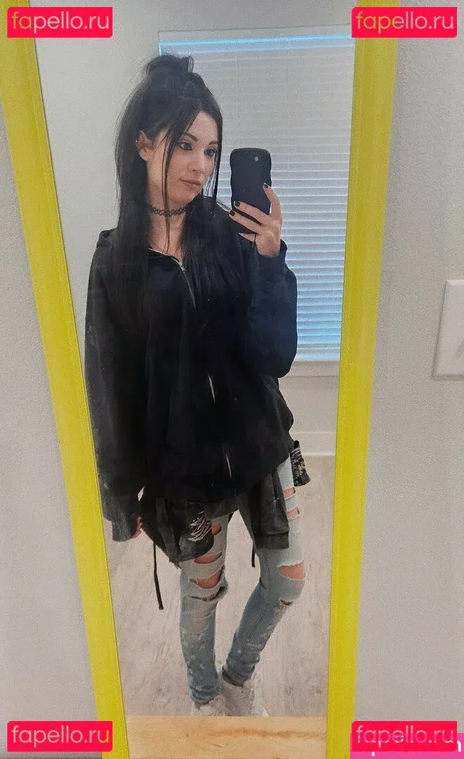 MelonieMac Onlyfans Photo Gallery 