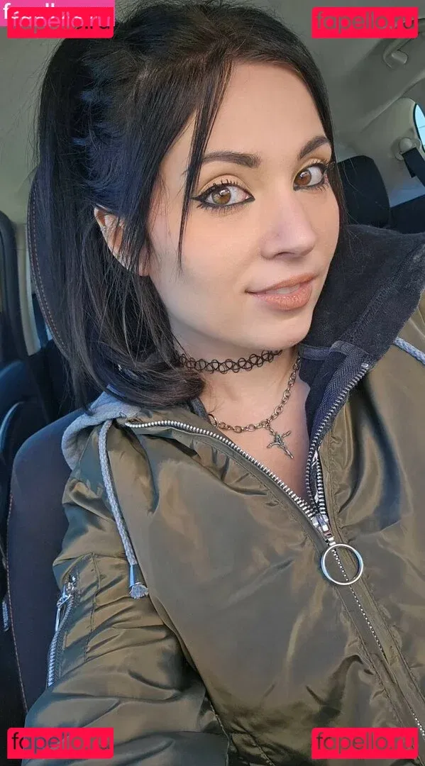 MelonieMac Onlyfans Photo Gallery 