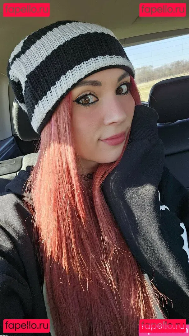 MelonieMac Onlyfans Photo Gallery 