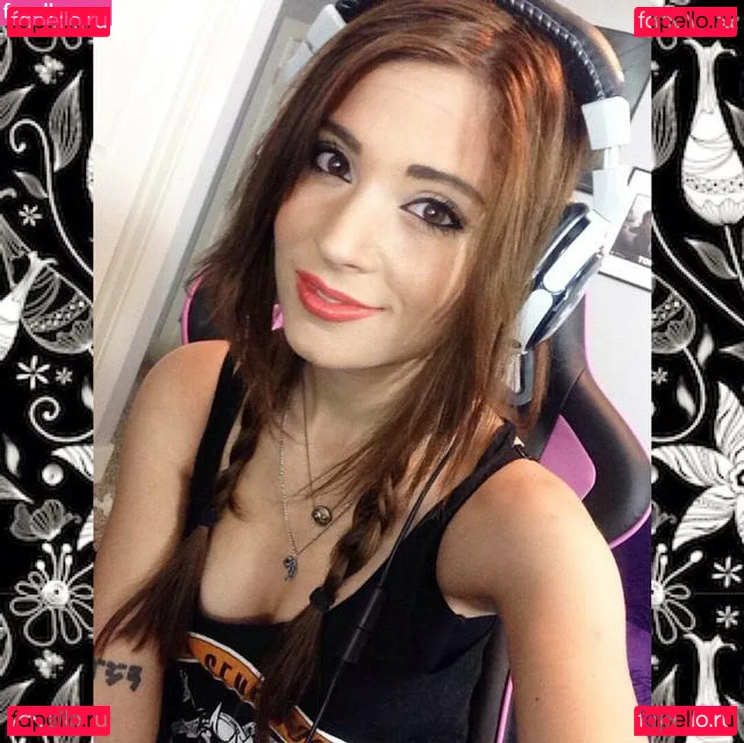 MelonieMac Onlyfans Photo Gallery 