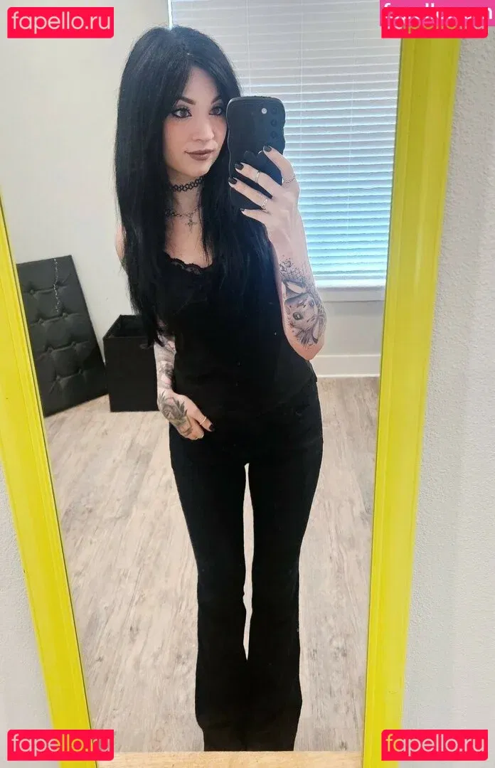 MelonieMac Onlyfans Photo Gallery 