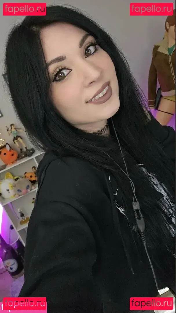 MelonieMac Onlyfans Photo Gallery 