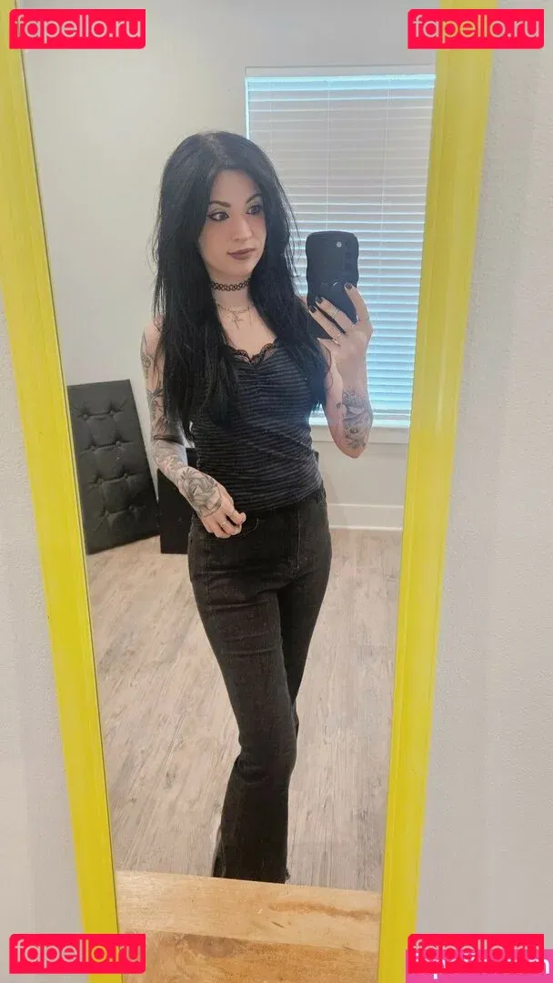 MelonieMac Onlyfans Photo Gallery 