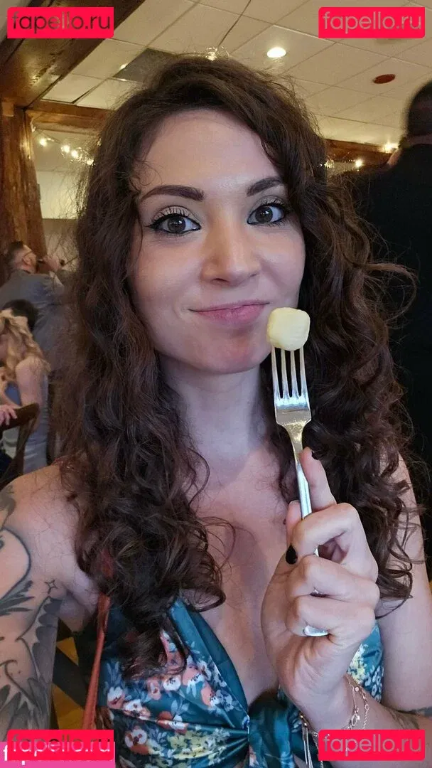 MelonieMac Onlyfans Photo Gallery 