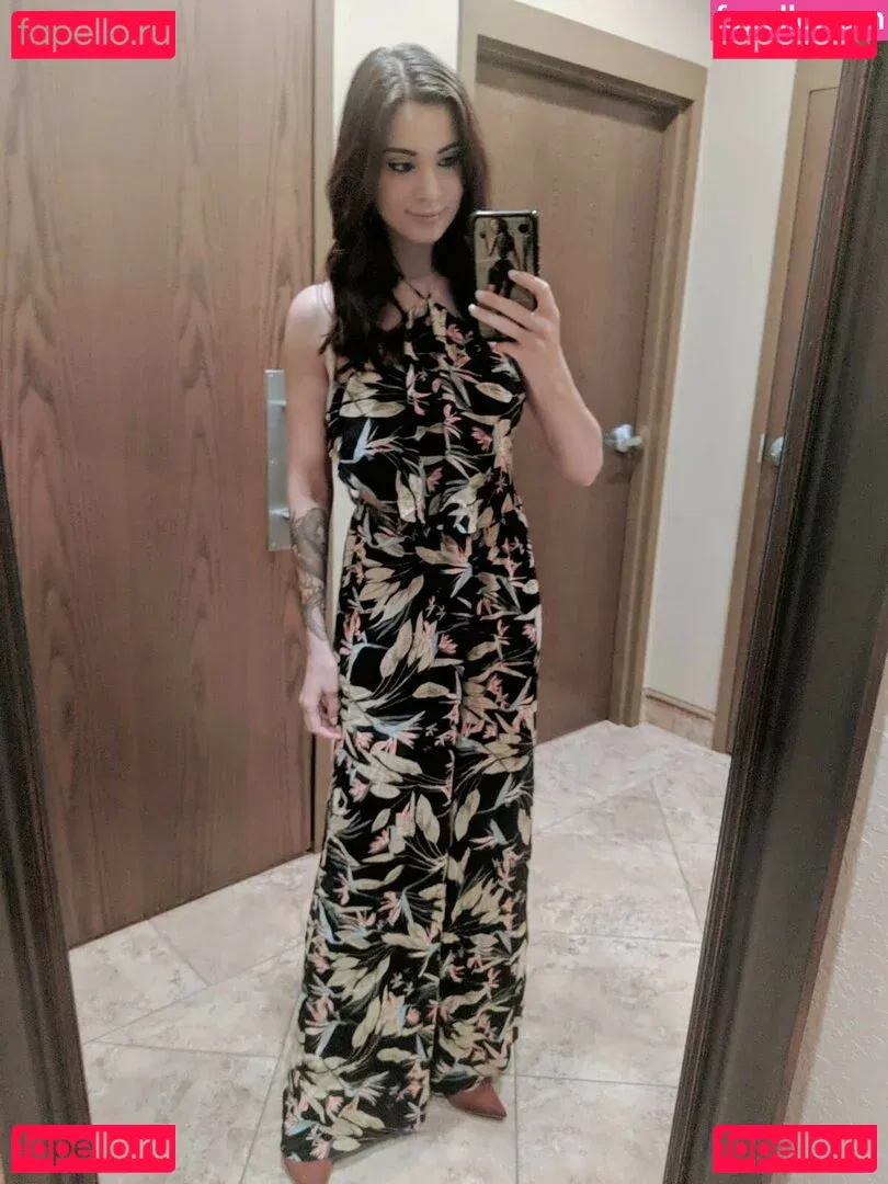 MelonieMac Onlyfans Photo Gallery 