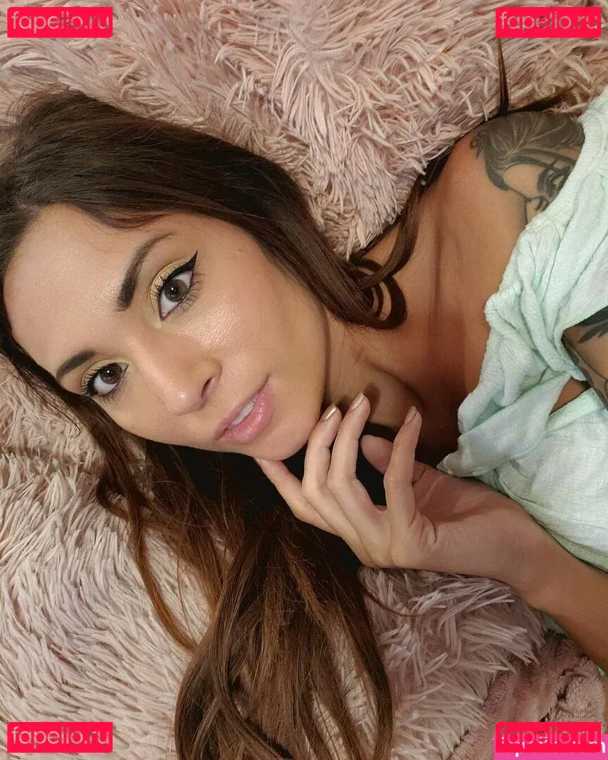 MelonieMac Onlyfans Photo Gallery 