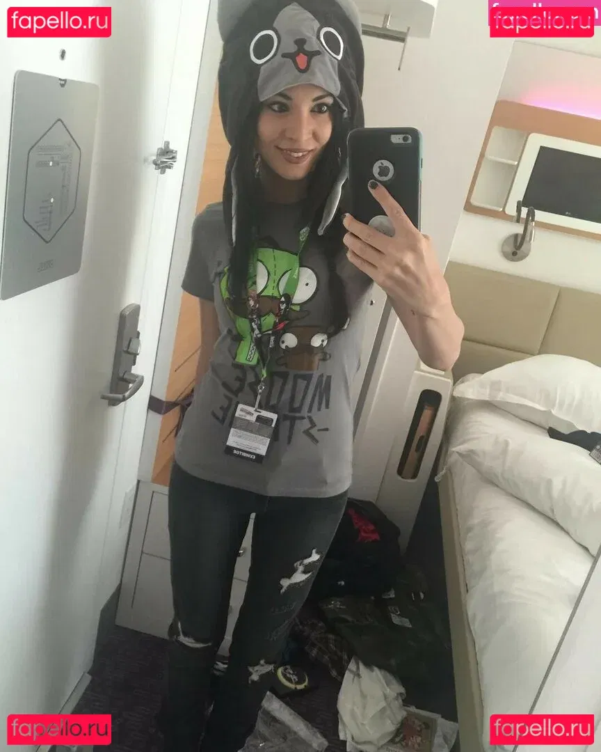 MelonieMac Onlyfans Photo Gallery 