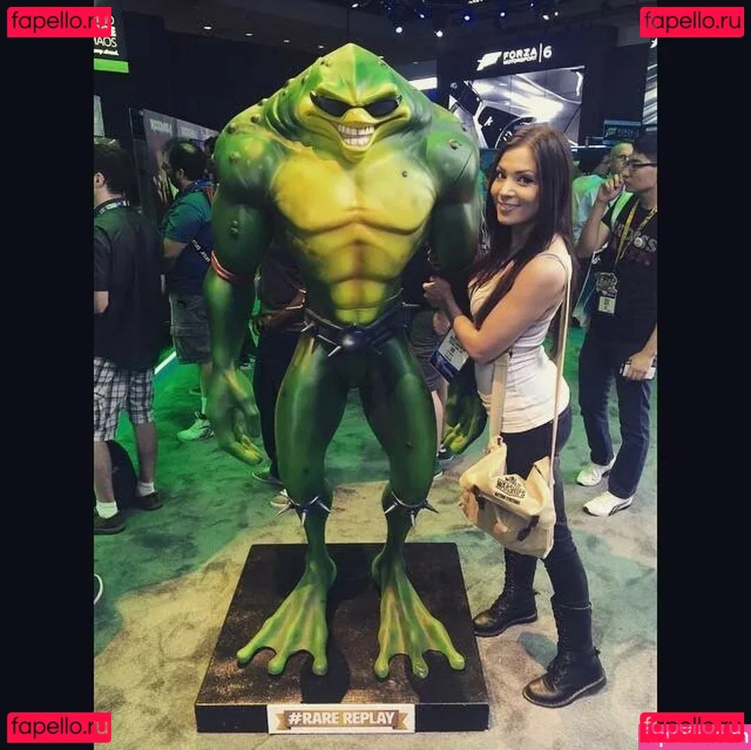 MelonieMac Onlyfans Photo Gallery 