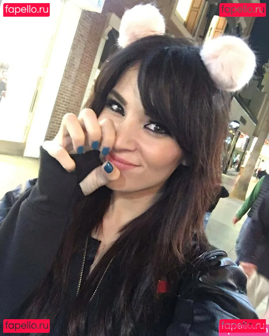 MelonieMac Onlyfans Photo Gallery 