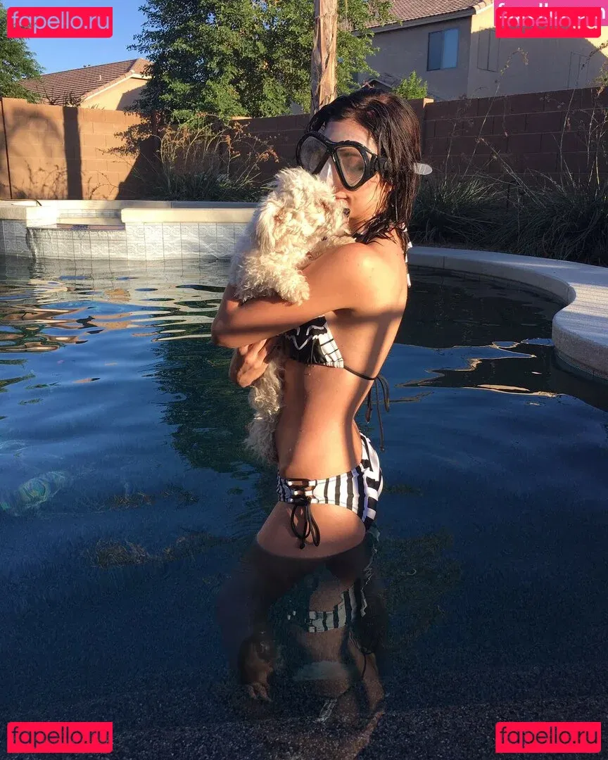 MelonieMac Onlyfans Photo Gallery 