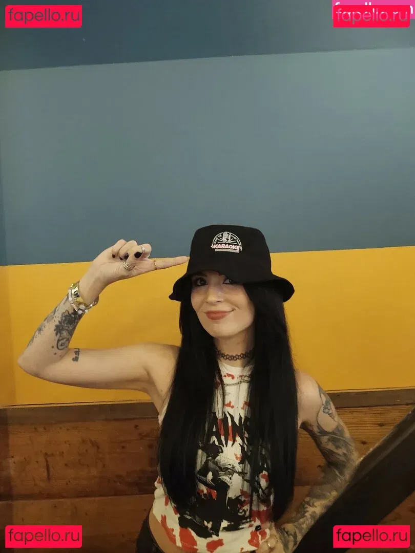 MelonieMac Onlyfans Photo Gallery 