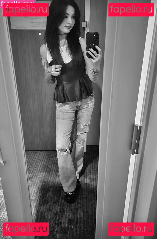 MelonieMac Onlyfans Photo Gallery 