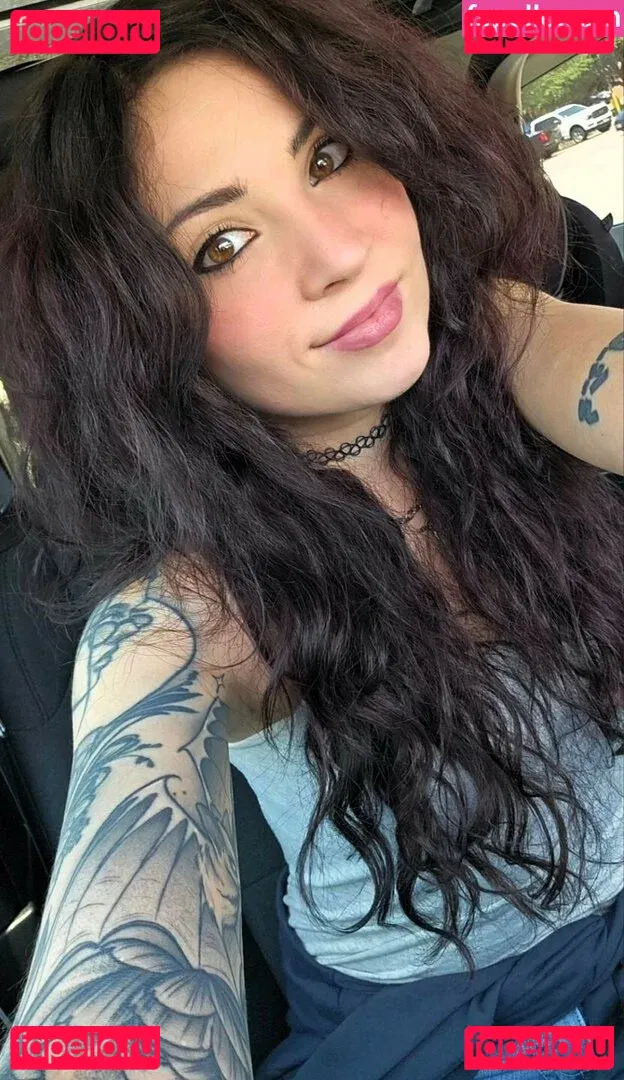 MelonieMac Onlyfans Photo Gallery 