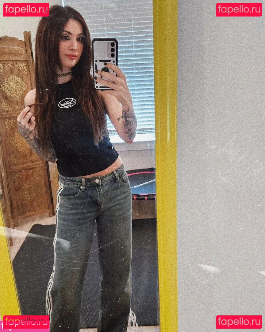 MelonieMac Onlyfans Photo Gallery 