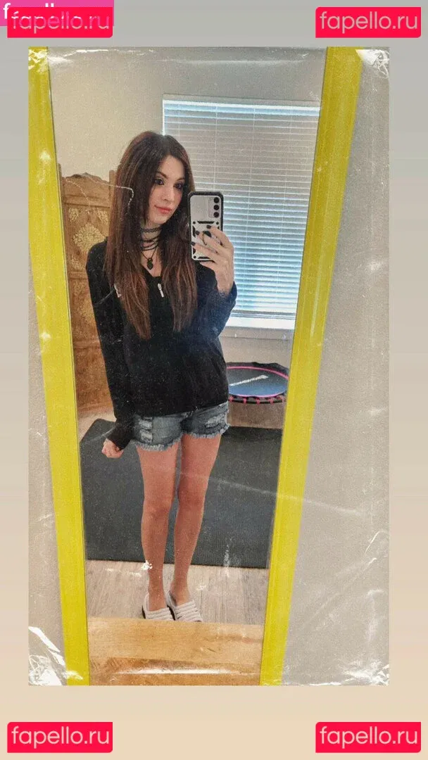 MelonieMac Onlyfans Photo Gallery 