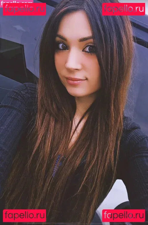 MelonieMac Onlyfans Photo Gallery 