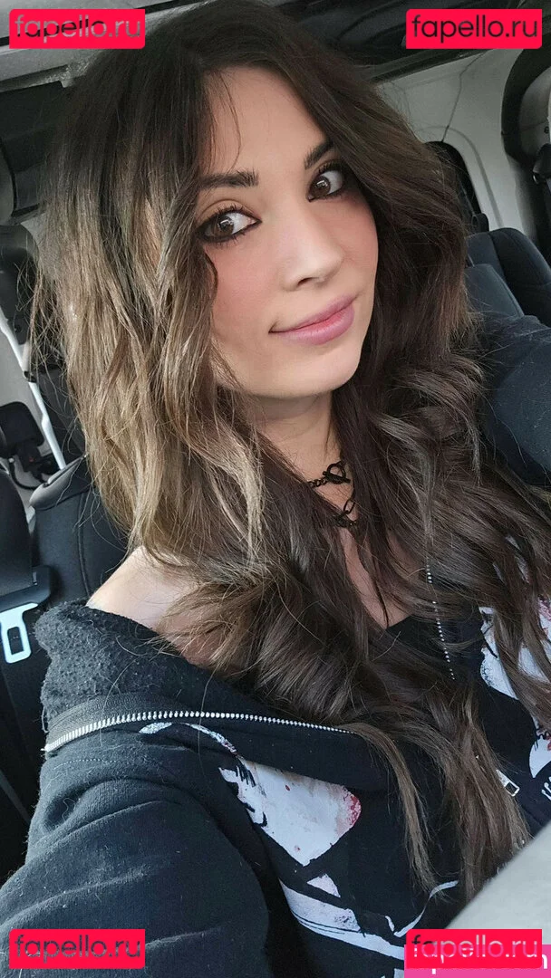 MelonieMac Onlyfans Photo Gallery 