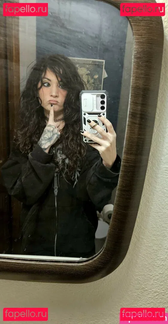 MelonieMac Onlyfans Photo Gallery 