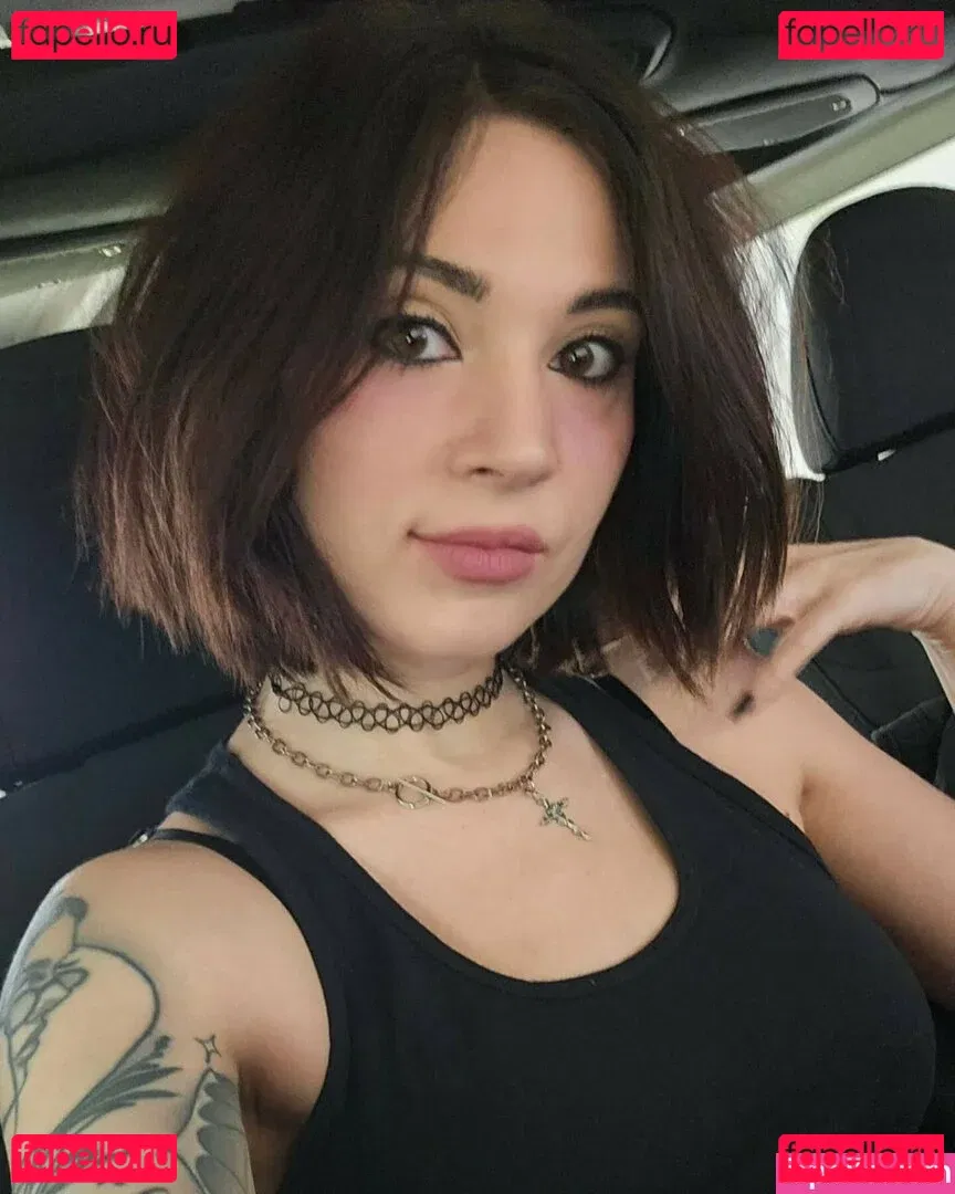 MelonieMac Onlyfans Photo Gallery 