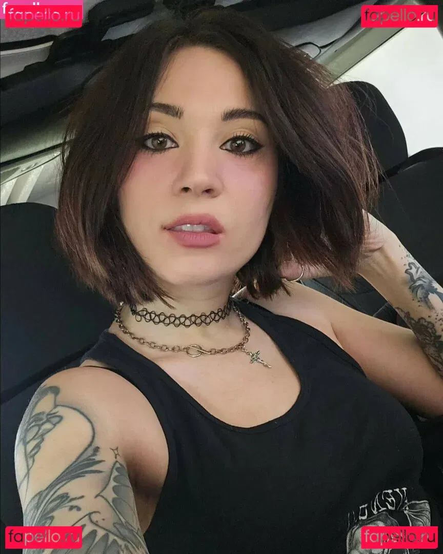 MelonieMac Onlyfans Photo Gallery 