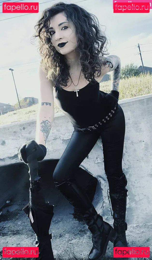 MelonieMac Onlyfans Photo Gallery 